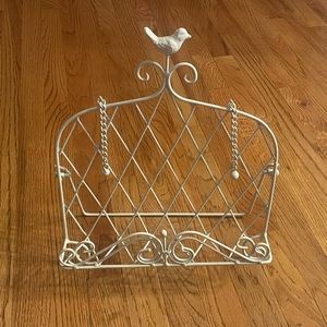 Farmhouse Metal Bird Cookbook Stand